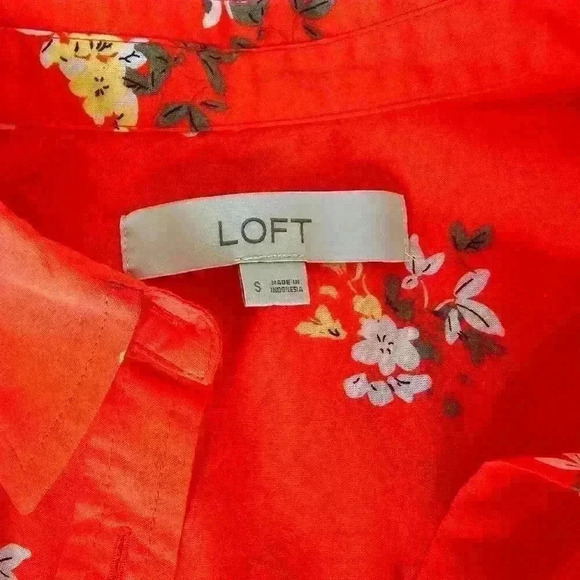 😍 NWOT 😍 Ann Taylor Loft Floral Everyday Shirt, Red, Size S - Picture 4 of 9